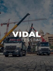 Alquiler de camión pluma para instalación de paneles solares en Sevilla